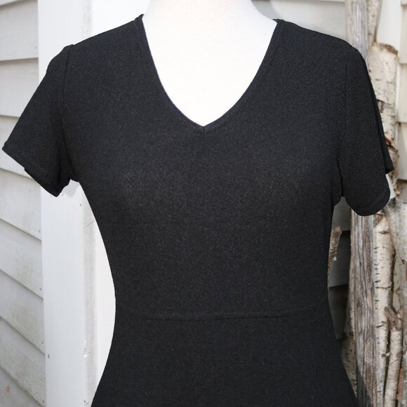Rabbit Rabbit Rabbit Designs Black Knit Crepe V-Neck Short Sleeve Dress 12 - Picture 2 of 6